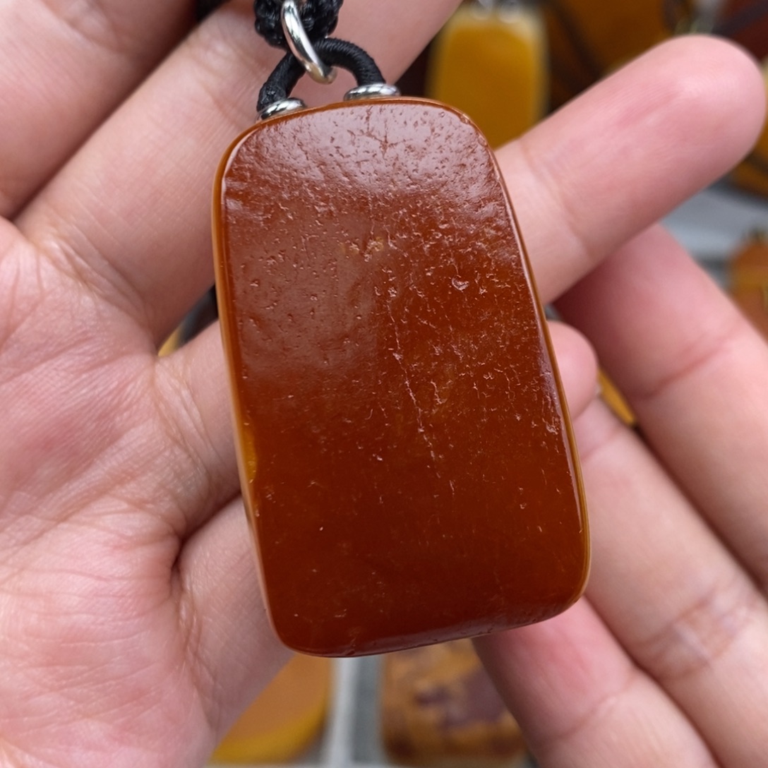 琥珀吊坠(赠链)未镶嵌
