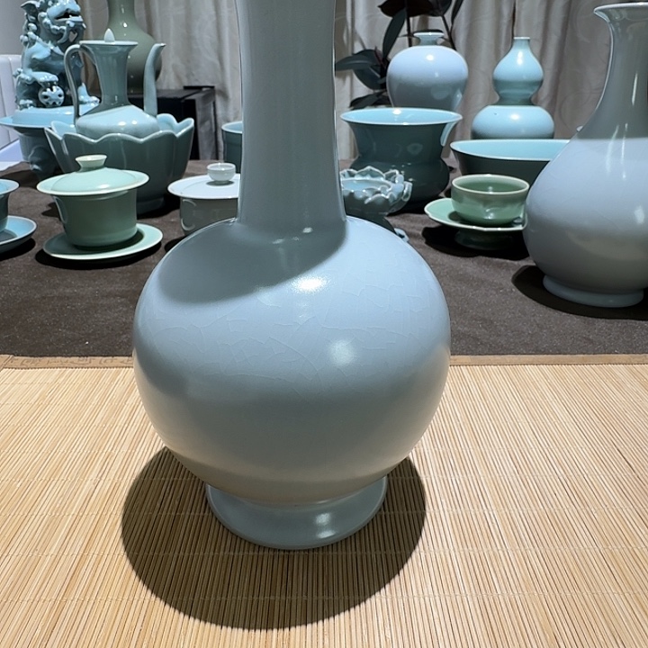 陶其他全手工，长颈瓶