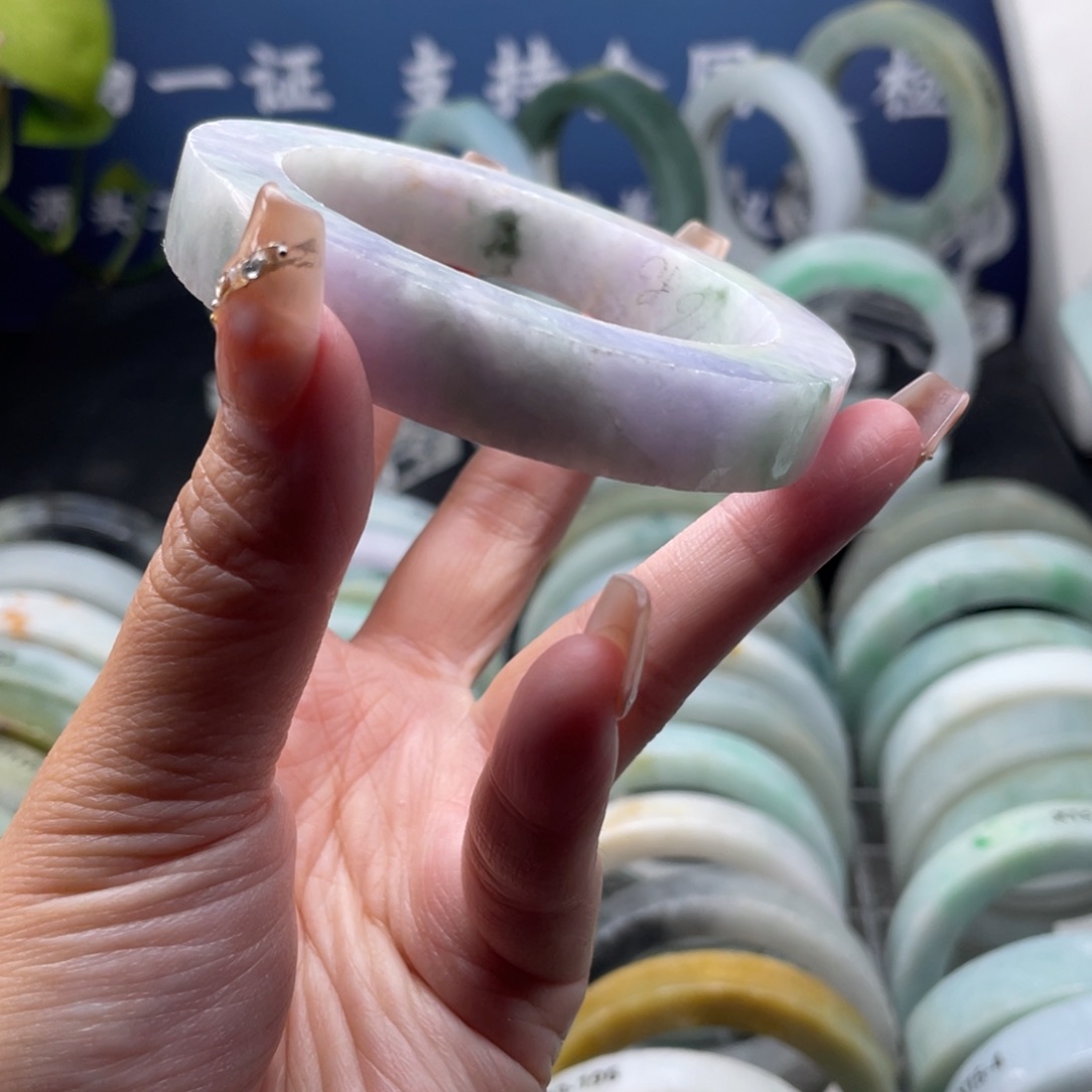 桃***r定制翡翠未镶嵌翡翠手镯