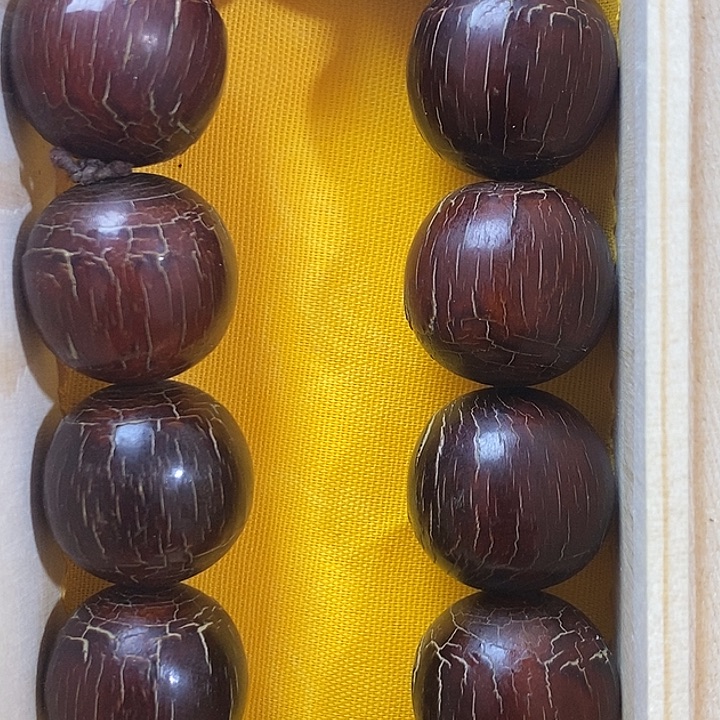 华***姐大叶紫檀（黑酸枝木类）