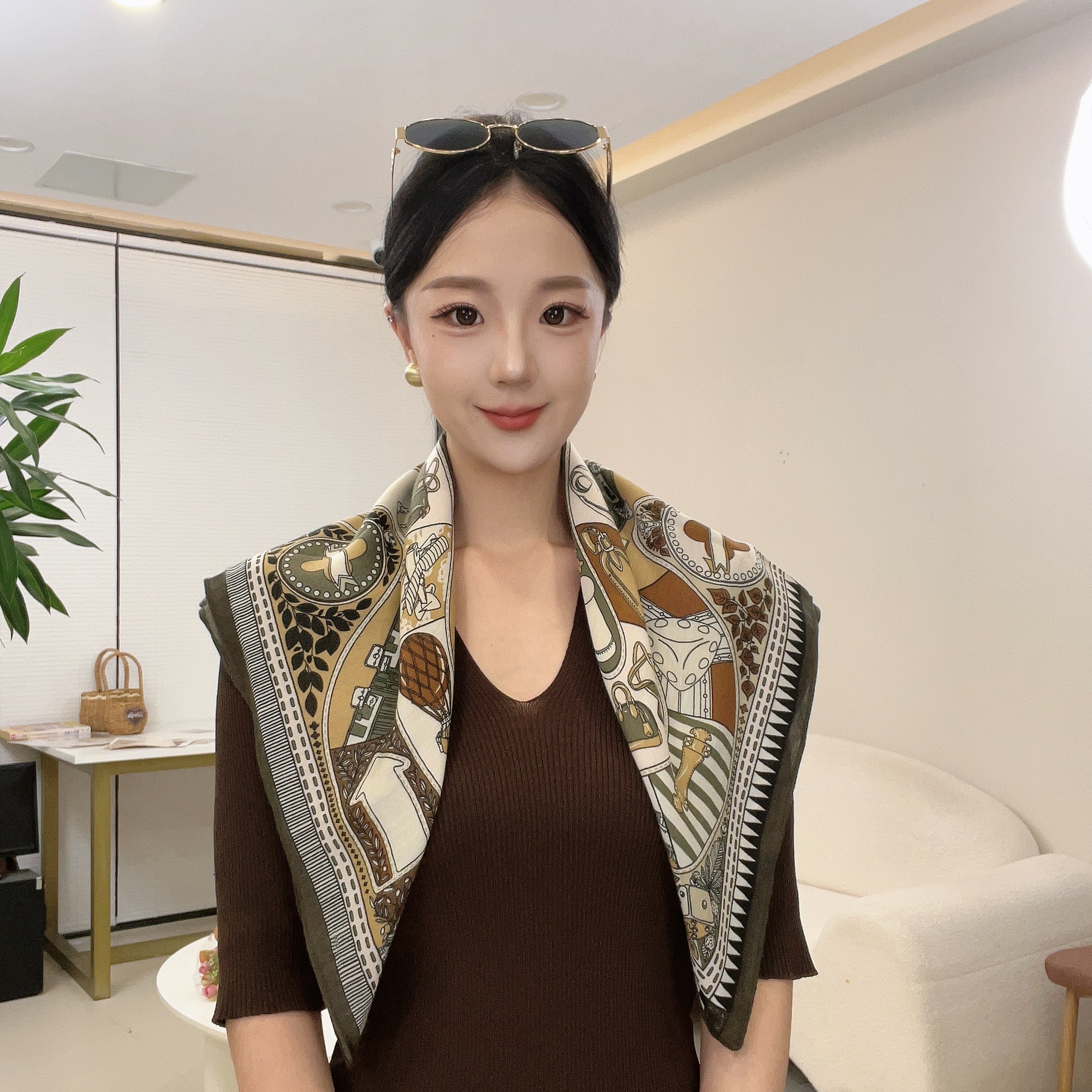 时髦复古欧美设计感印花方巾2025时尚百搭气质围巾