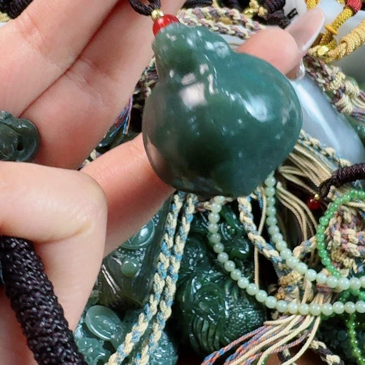 和田玉挂件未镶嵌