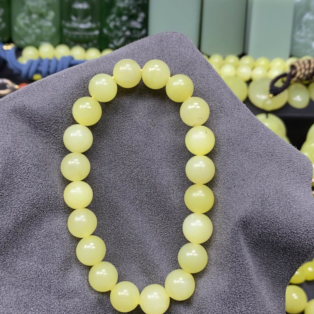 和田玉（黄玉）手串未镶嵌有裂个别