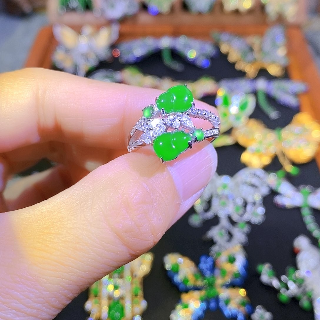 吊坠(不含链)银S925镀金镶嵌翡翠