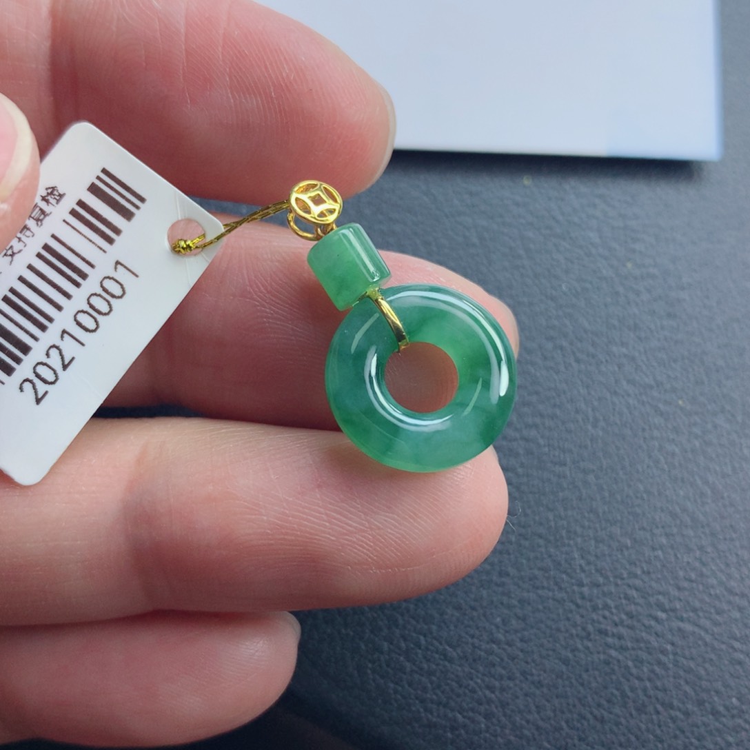 翡翠颈饰未镶嵌甜甜圈