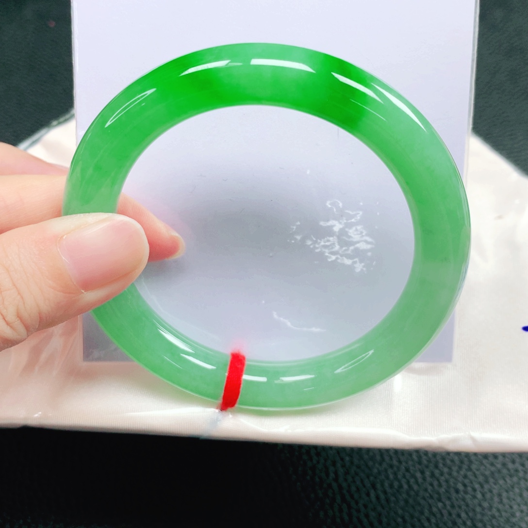 翡翠未镶嵌手镯56圈