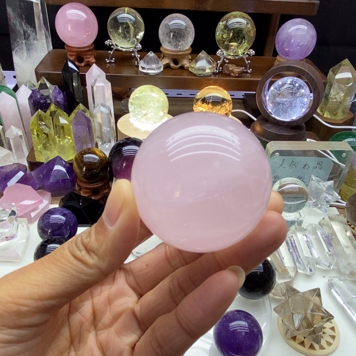 水晶摆件未镶嵌天然粉水晶球