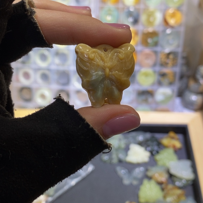 【闪购商品】蛇纹石玉颈饰未镶嵌梦****?21