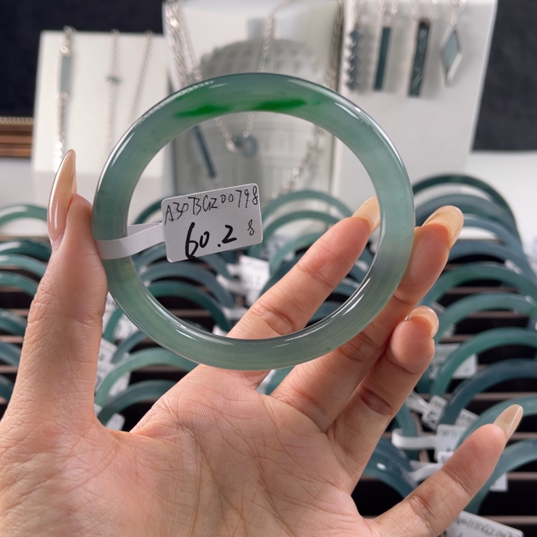 翡翠未镶嵌手镯60.28