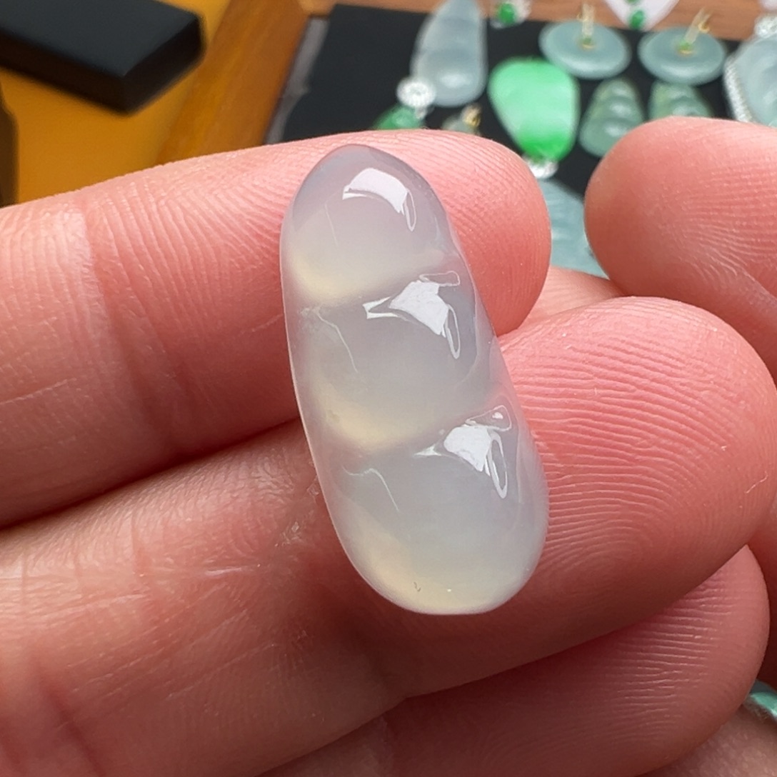 翡翠颈饰未镶嵌豆子22.1