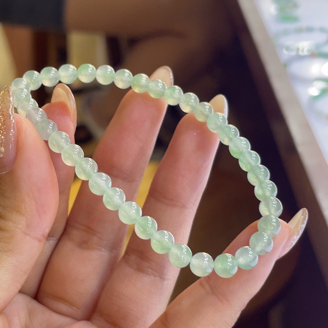 翡翠未镶嵌颈饰手串