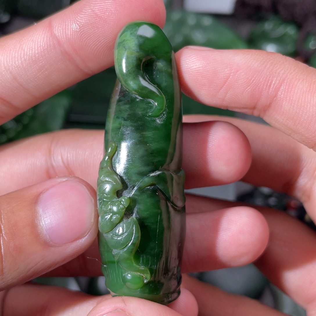 和田玉（碧玉）颈饰未镶嵌