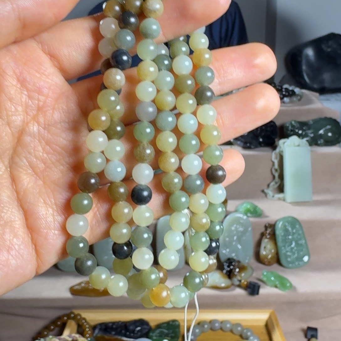 和田玉颈饰未镶嵌