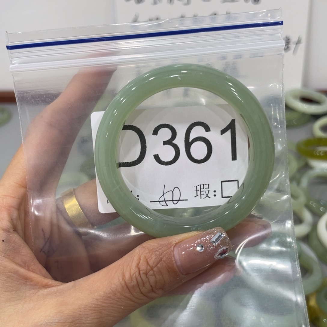 未镶嵌蛇纹石玉颈饰小**福