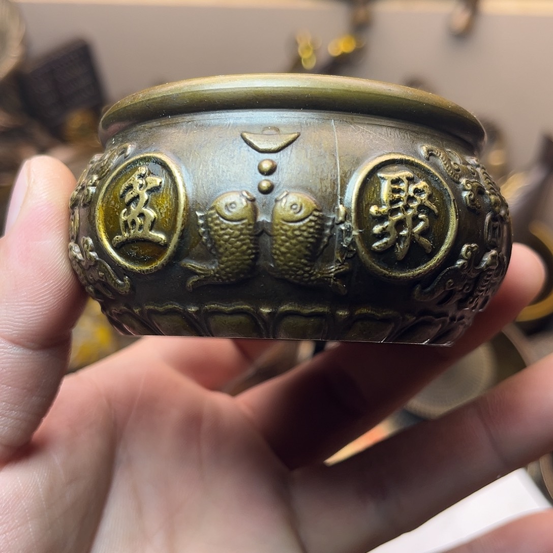 精美铜器工艺品等