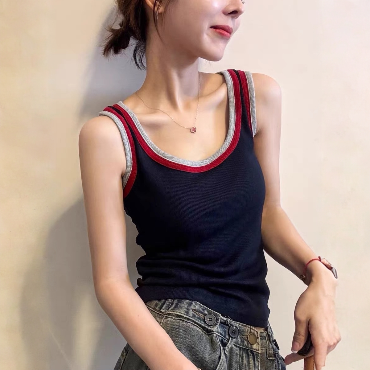 全额运补，撞色拼接背心《一体固定乳胶胸垫》螺纹棉宽肩带内搭吊带