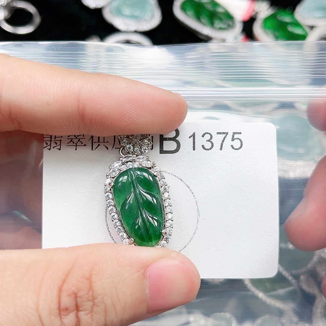 翡翠颈饰未镶嵌翡翠1375