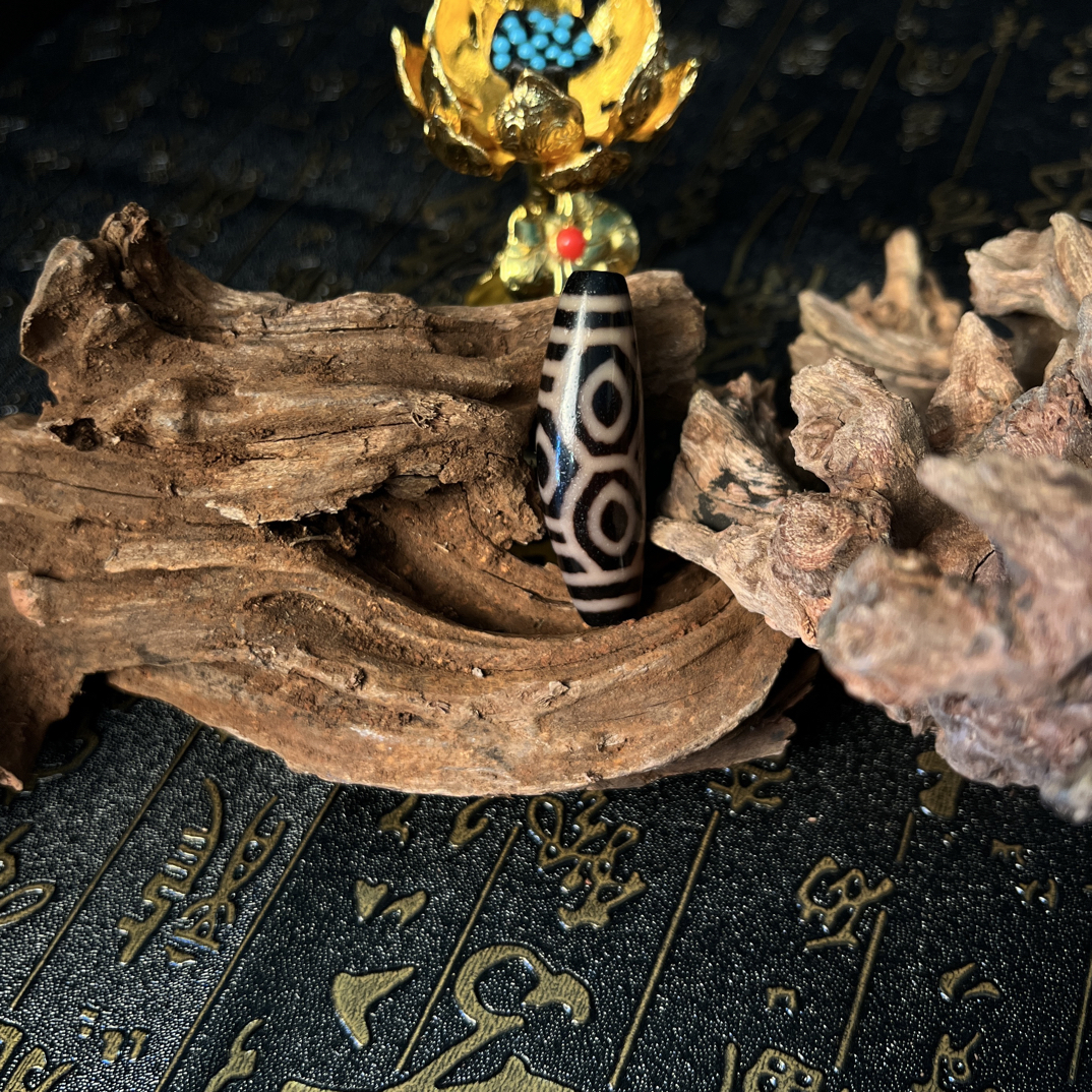 龙六眼天珠 龙六眼牛角天珠