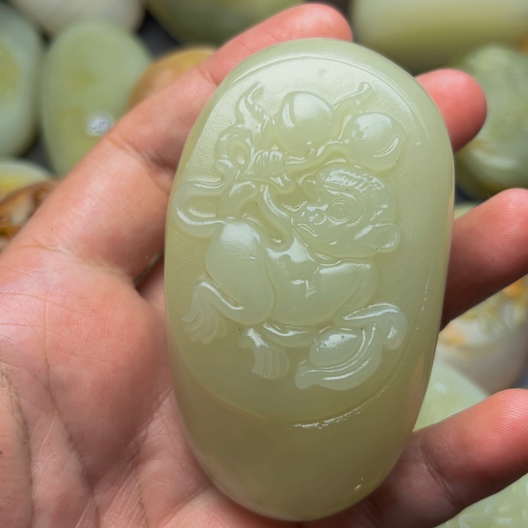 渣***散石材方解石手把件猴微瑕不退