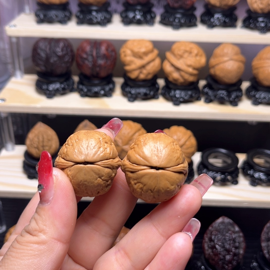 文玩核桃吊坠8w皮皮蛋31尺