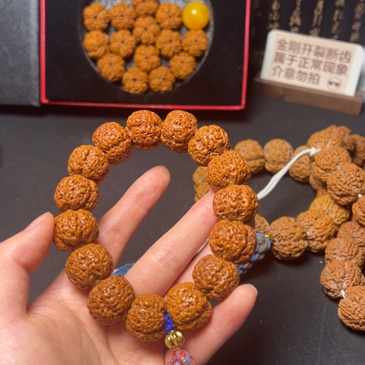 金刚菩提手串爆肉蜂王