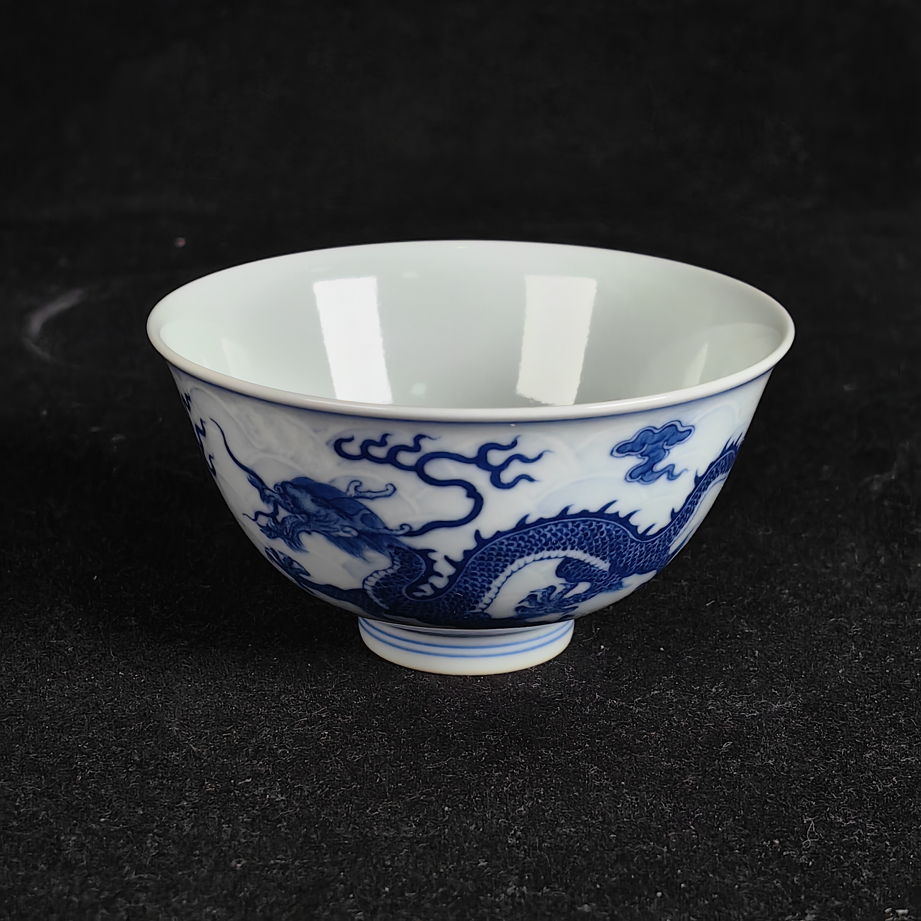 青花云龙纹杯    