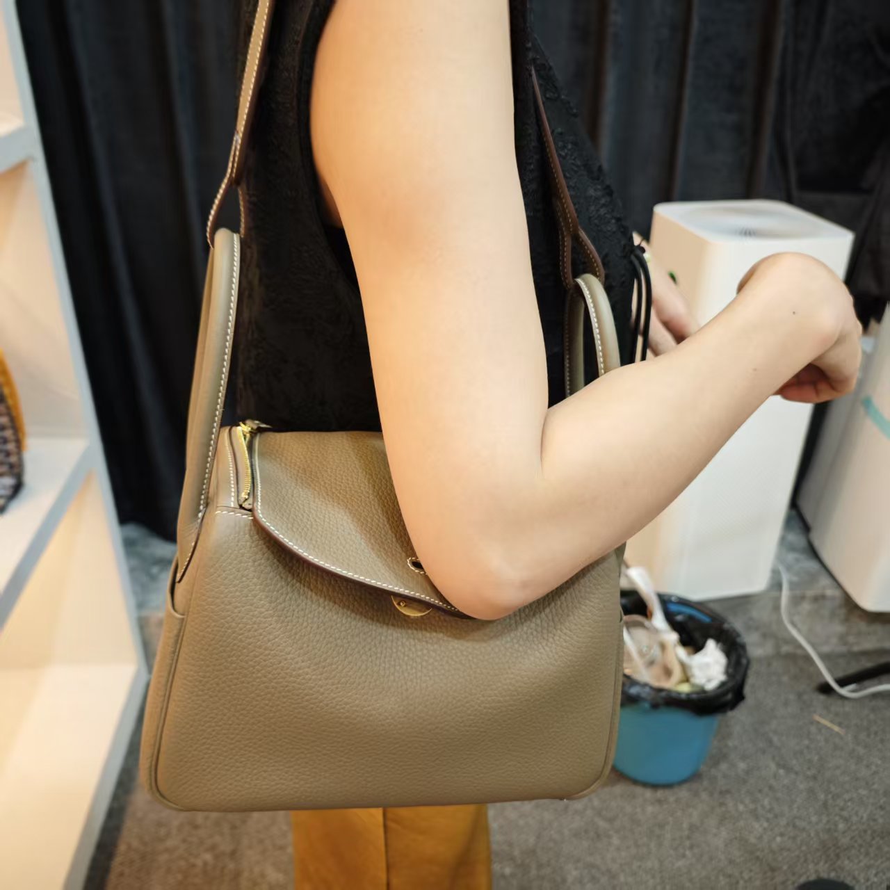 小众琳迪包纯色单肩百搭拉链暗袋斜挎包简约