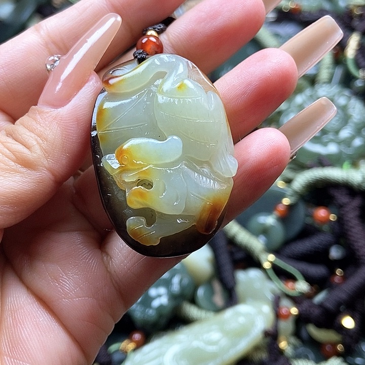 和田玉颈饰未镶嵌