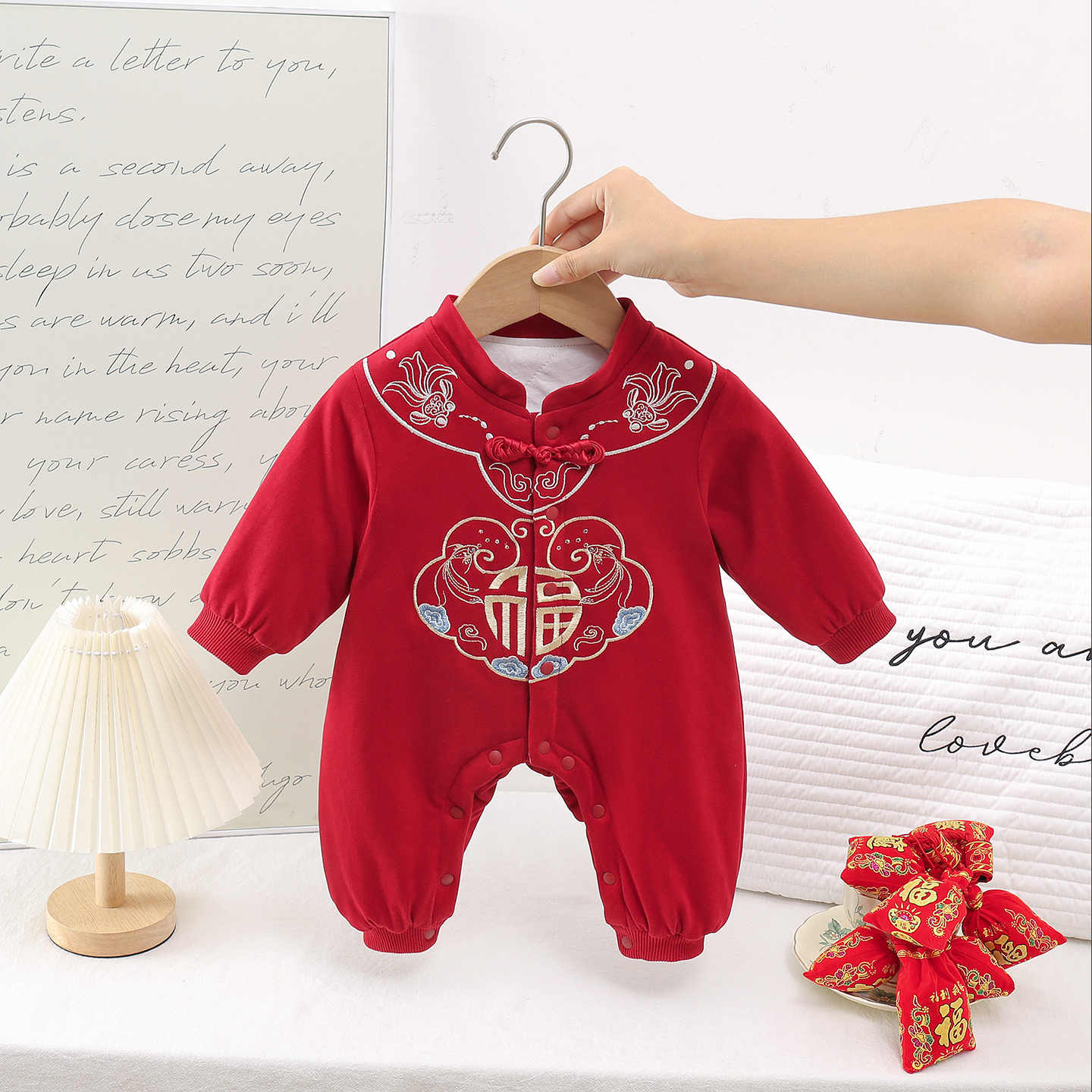 59码新中式国风满月礼服婴儿夹棉百天拍照衣服女宝周岁薄棉爬服