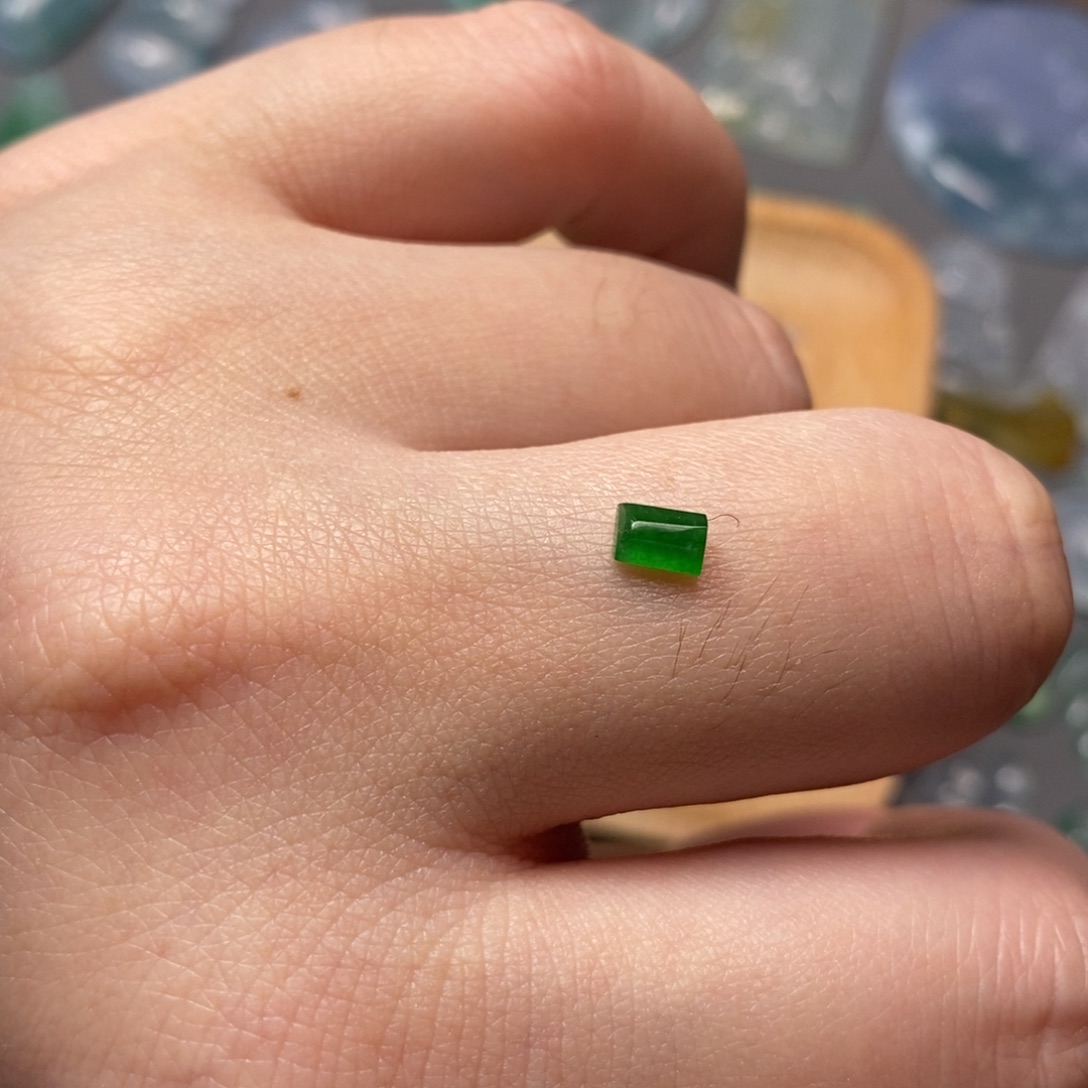 八***十翡翠未镶嵌颈饰翡翠