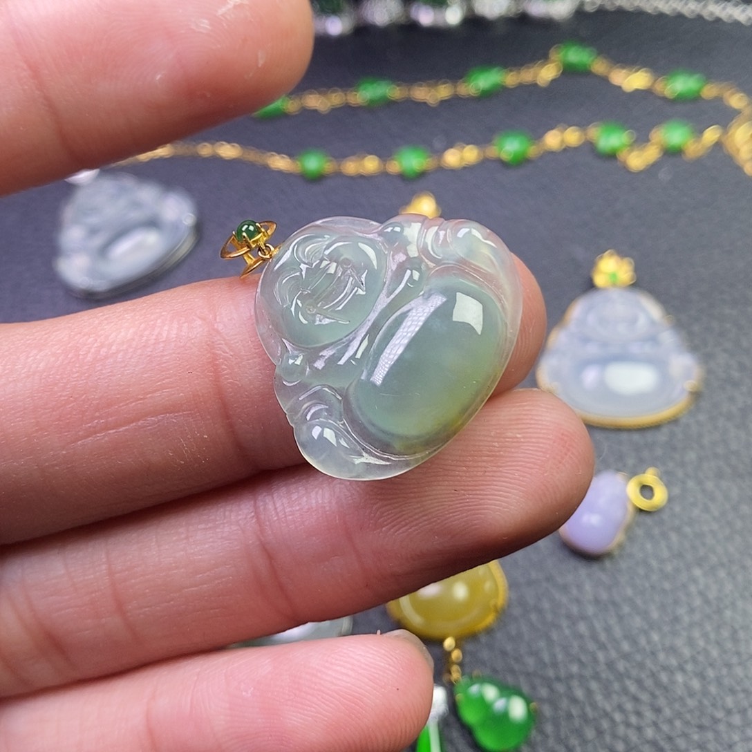 颈饰18K金镶嵌翡翠