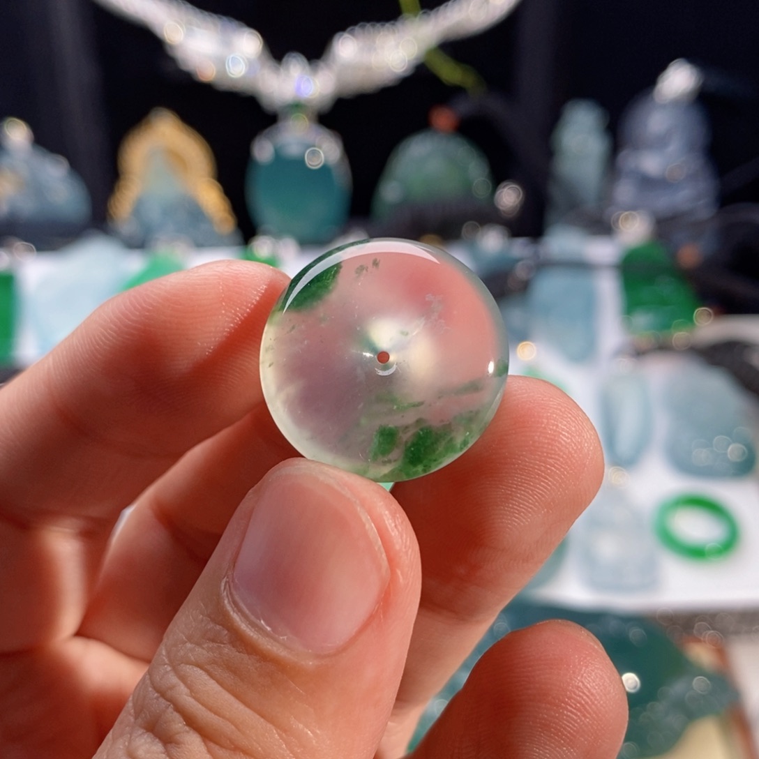 翡翠颈饰未镶嵌高冰平安扣