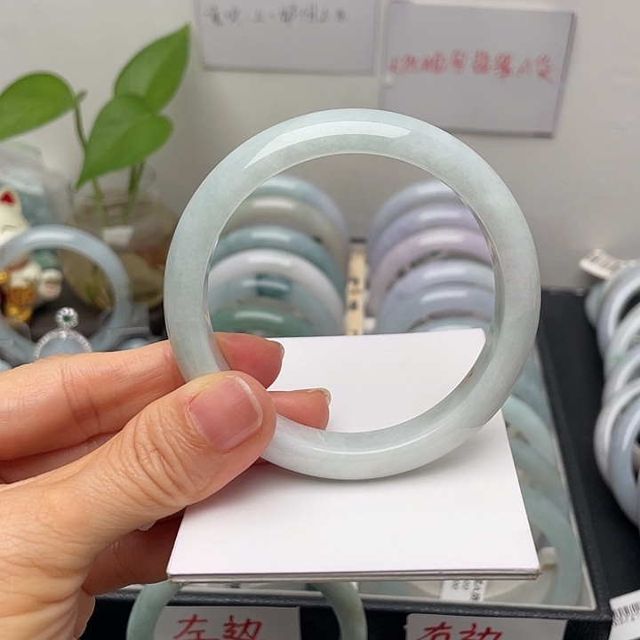 烤****翡翠未镶嵌手镯57正圈小裂