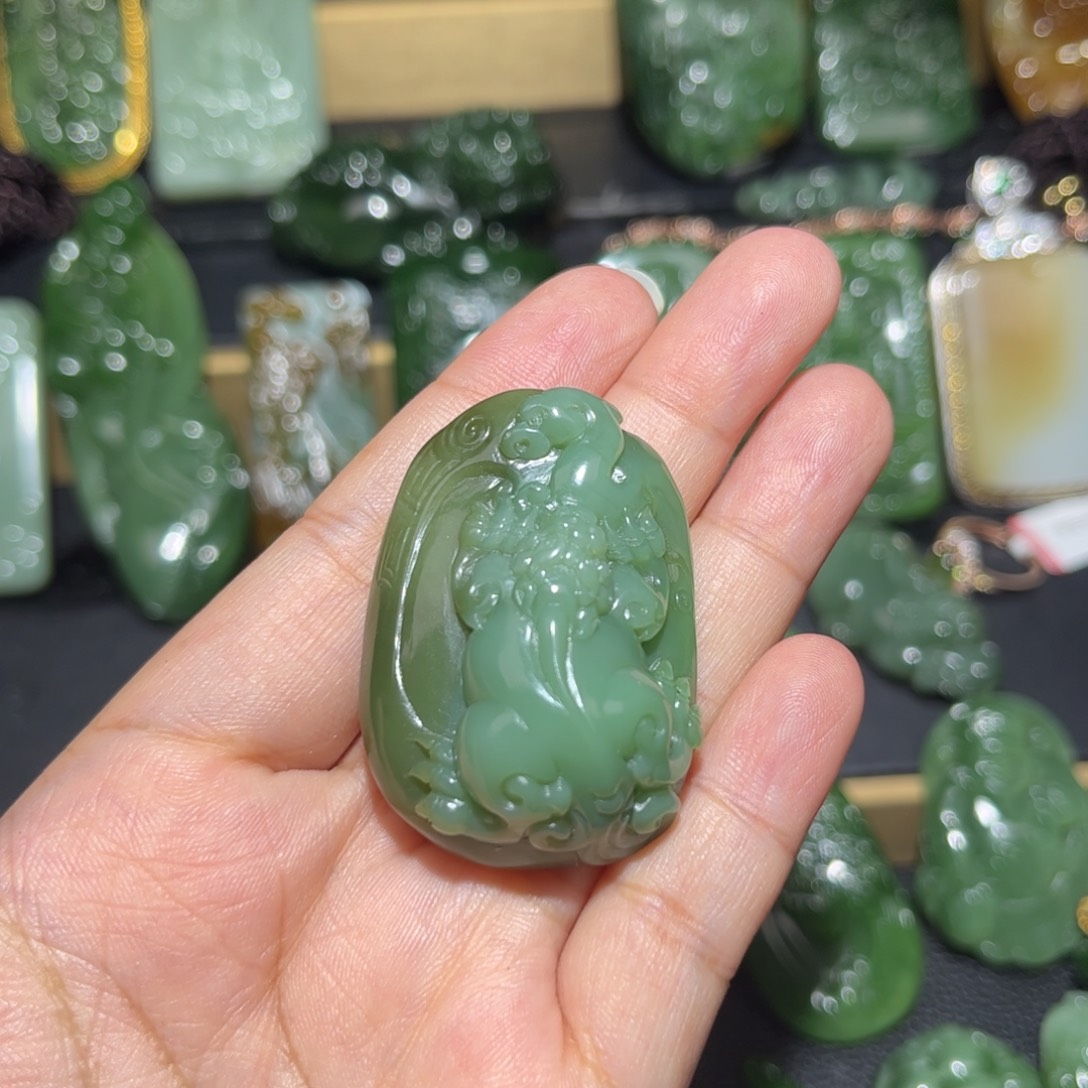 和田玉未镶嵌颈饰