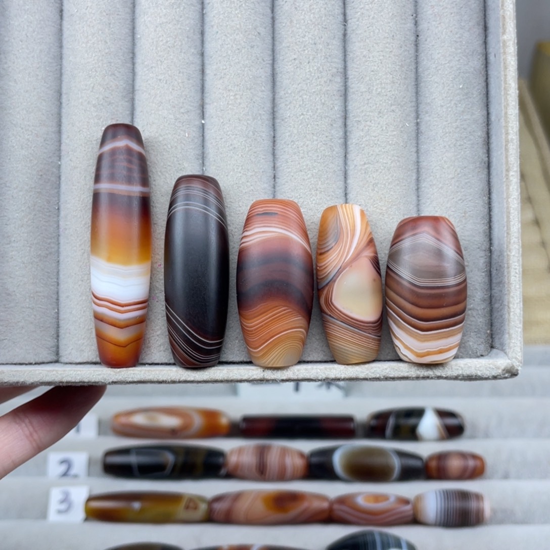 用***8玛瑙/玉髓合金颈饰