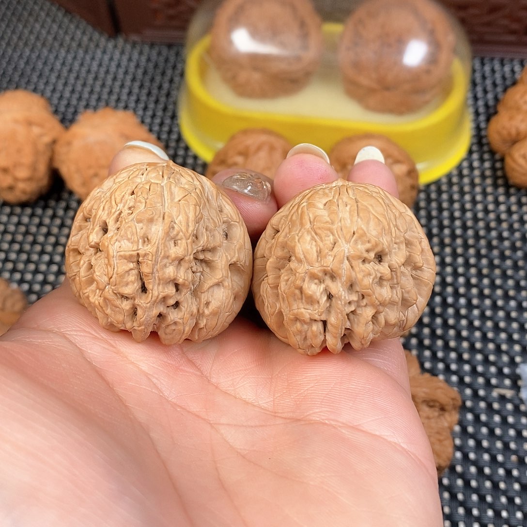 文玩核桃把件35尺暴雪