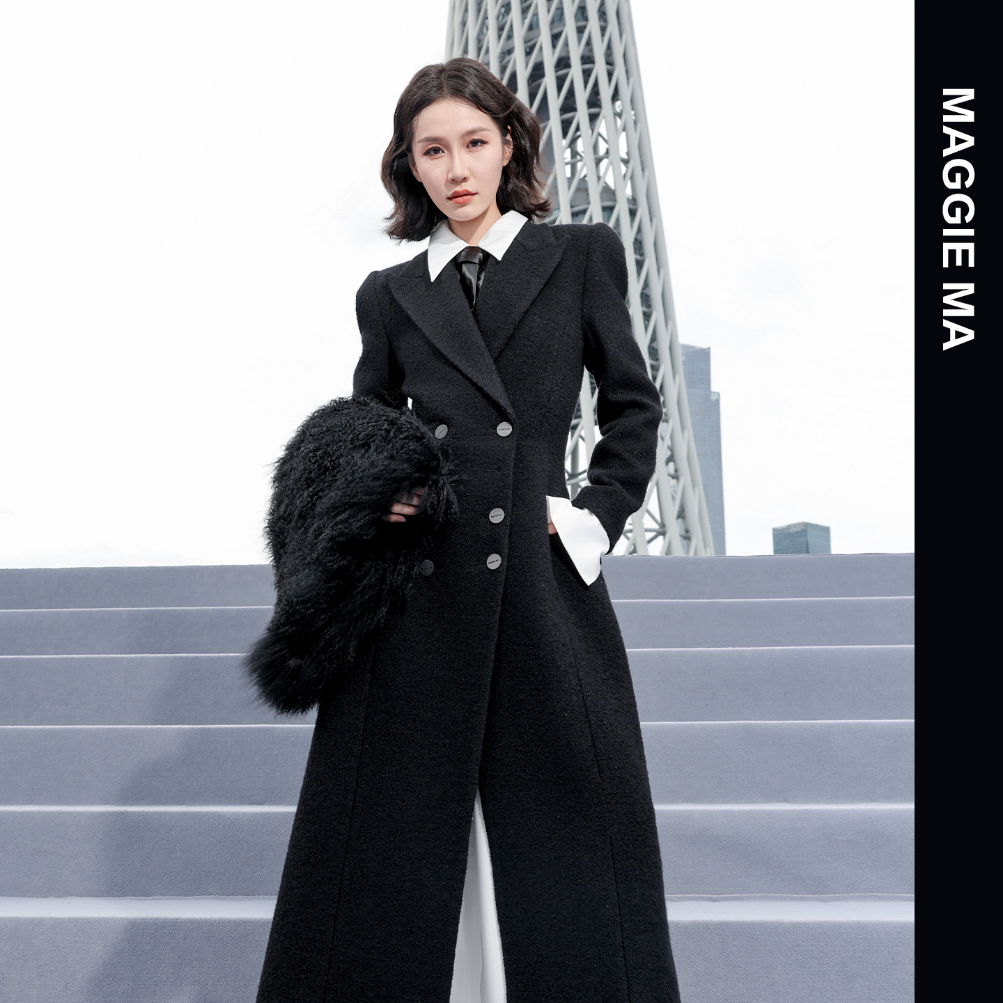 MAGGIE MA马婧「墨雾绮画 」设计师款保暖正肩收腰长款外套657C