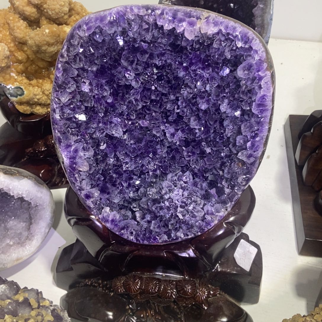 未镶嵌水晶大型摆件（非配饰）