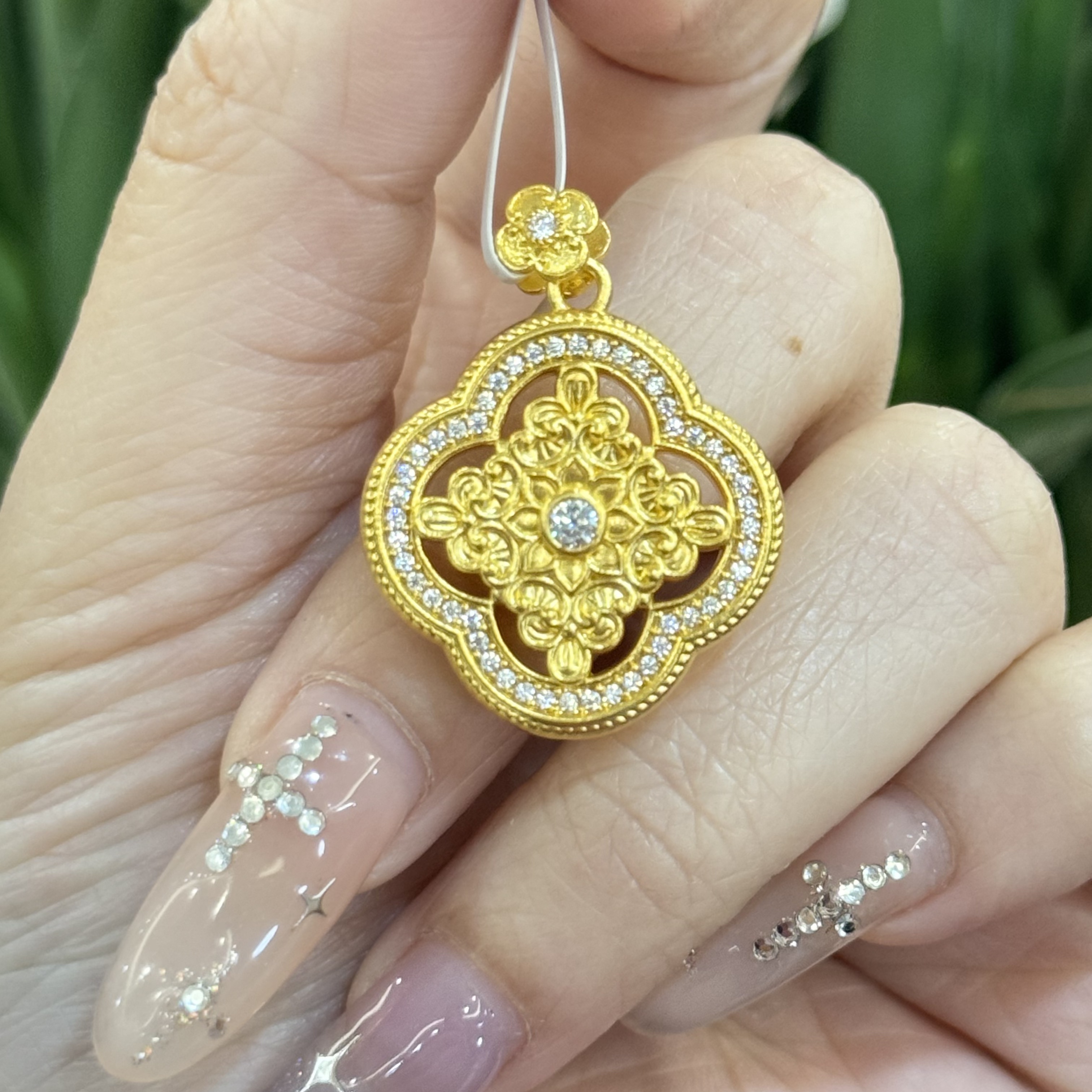 Y【 镂空花花点钻吊坠】--足金999精工5G（点钻附加228/128）
