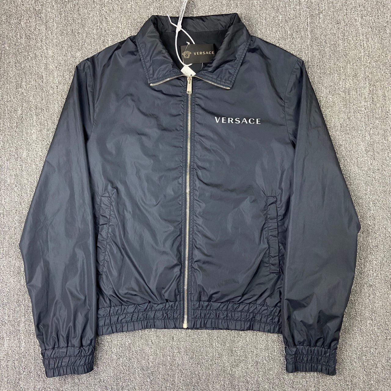 99新 VERSACE/范思哲 2504249/48码/logo印花单排拉链夹克外套