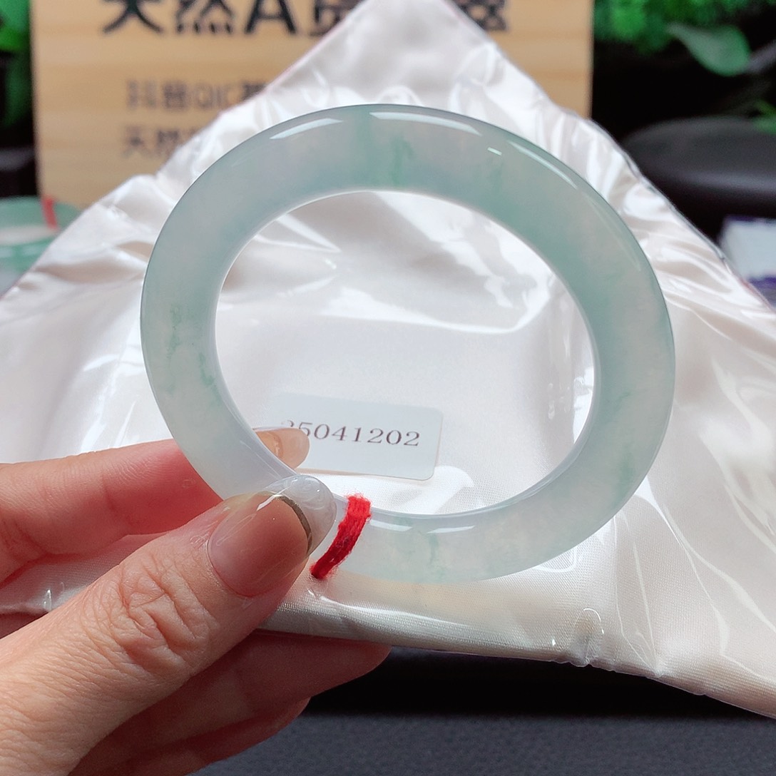 未镶嵌手镯（圆镯）翡翠107号，天然A货翡翠手镯