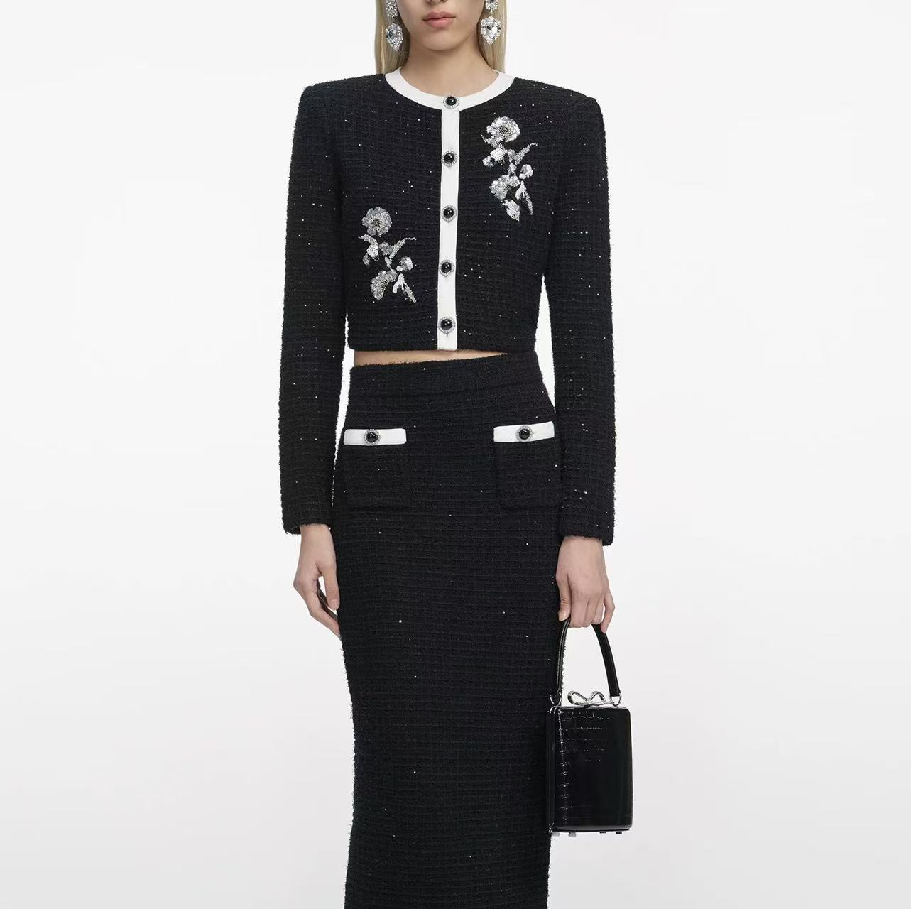 2025秋冬新款手工钩花千金风亮片刺绣针织两件套