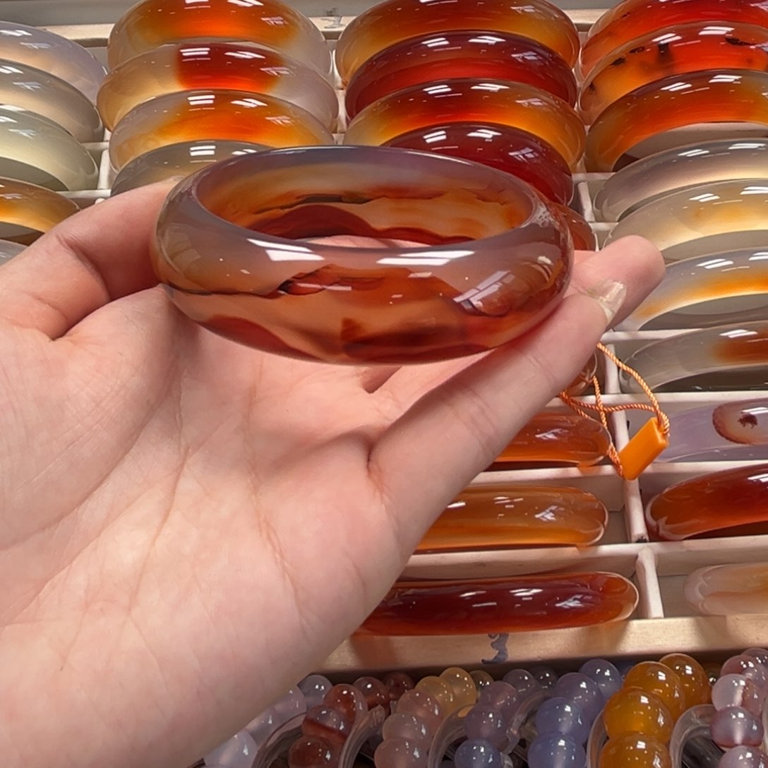 手镯玛瑙/玉髓未镶嵌R****高