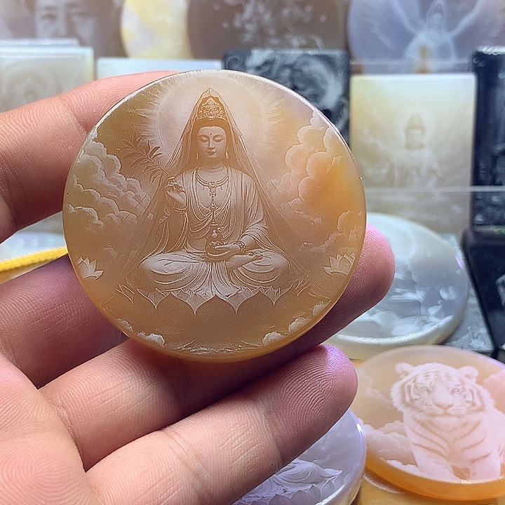 未镶嵌颈饰玛瑙/玉髓紫*