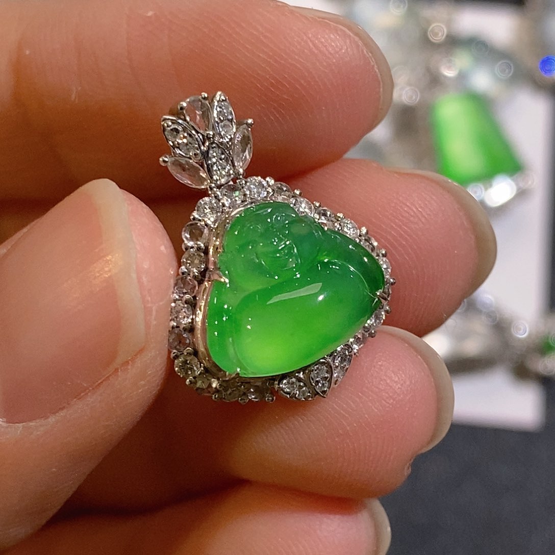 翡翠颈饰18K金镶嵌天然缅甸A货翡翠