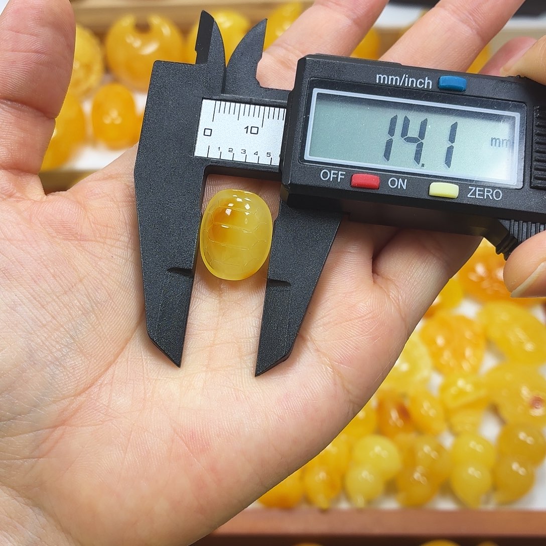 蜜蜡未镶嵌颈饰焦皮妖花富甲打孔不退不换