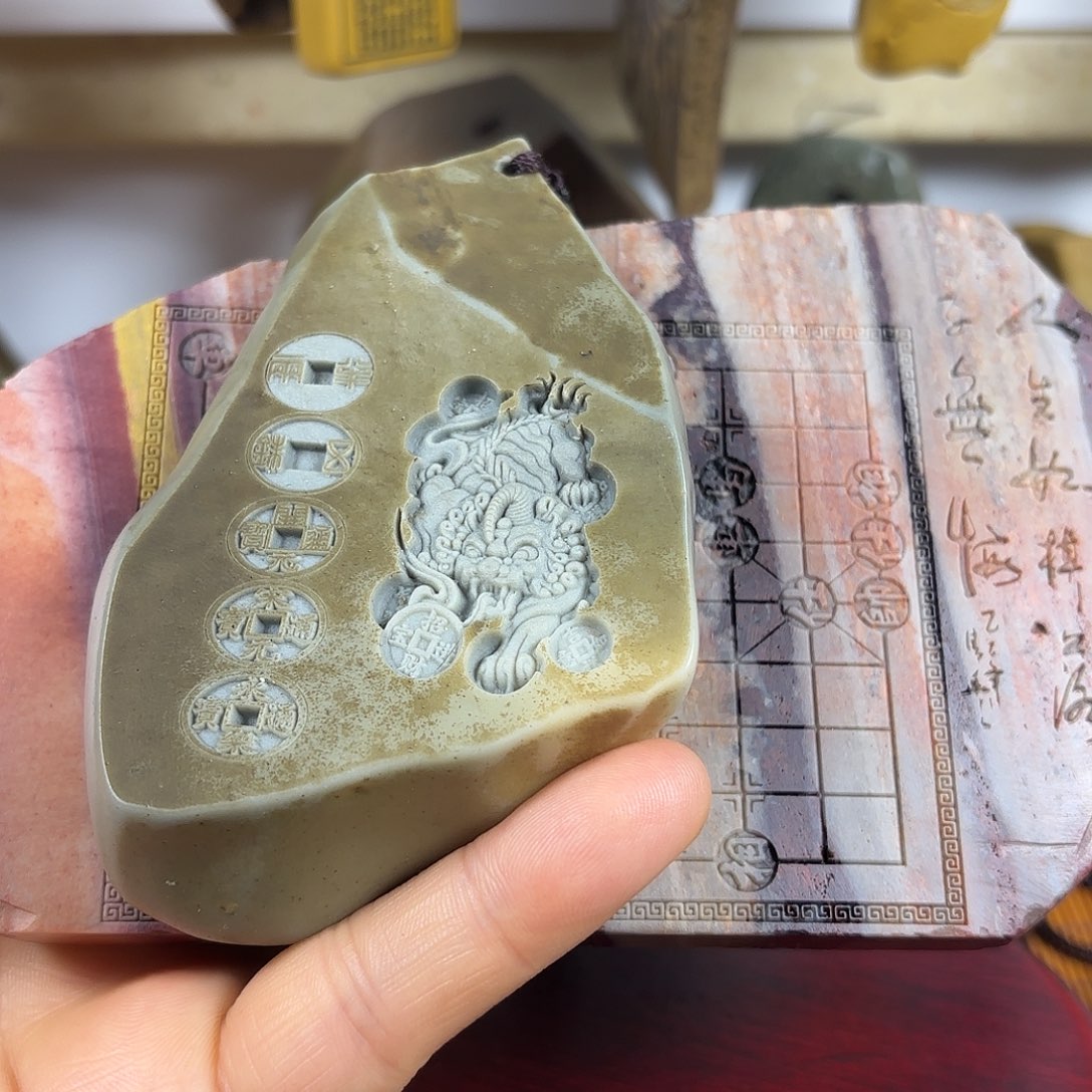 菠***e新疆戈壁石原石雕刻