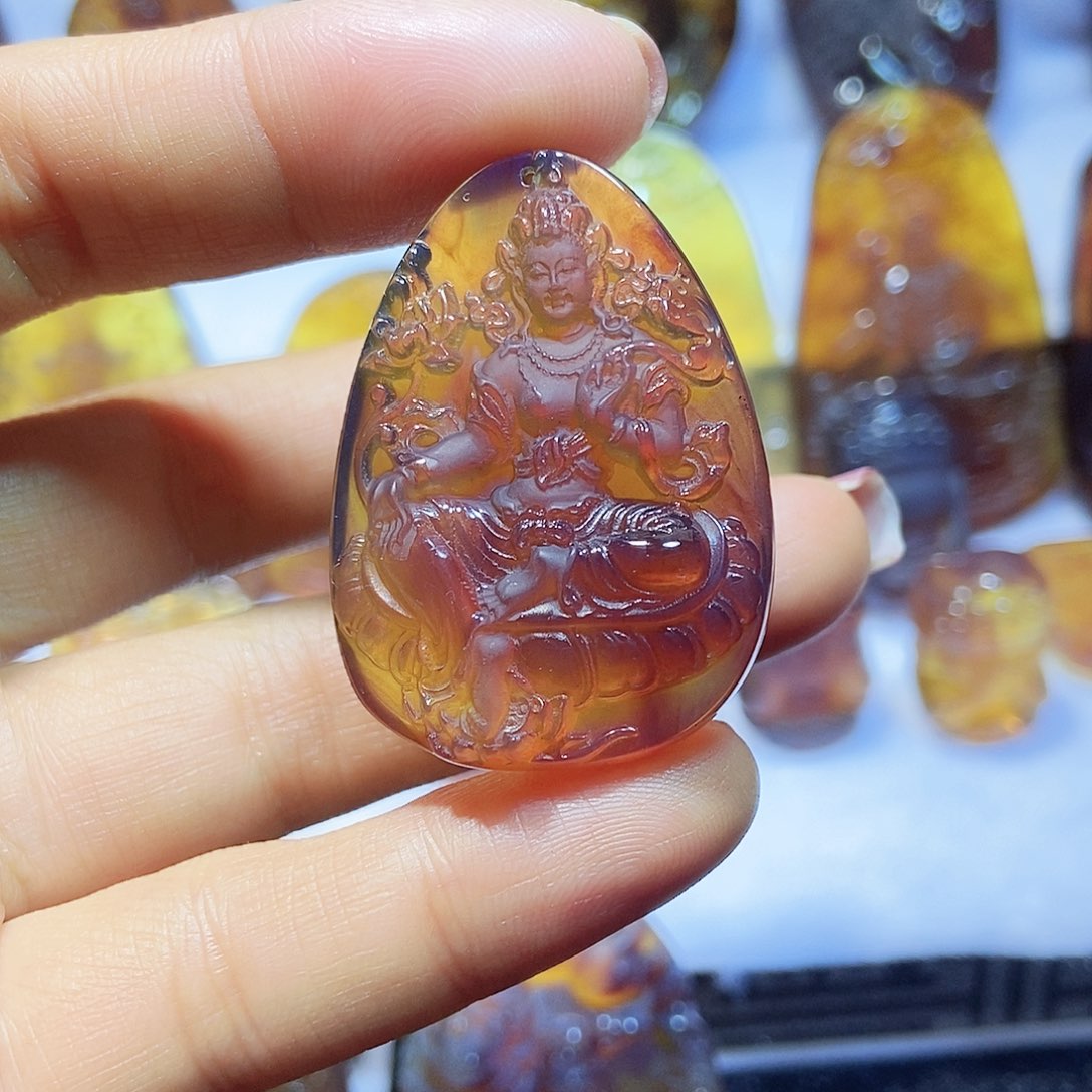 琥珀颈饰未镶嵌渡姆