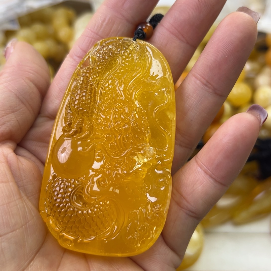 琥珀珠宝奇石未镶嵌
