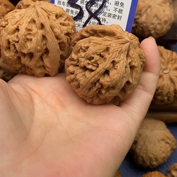 王****吊坠桃核粗筋狮子头45